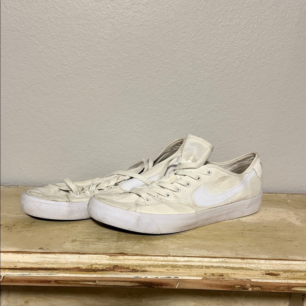 Nike cream Canvas Sneakers - size 10